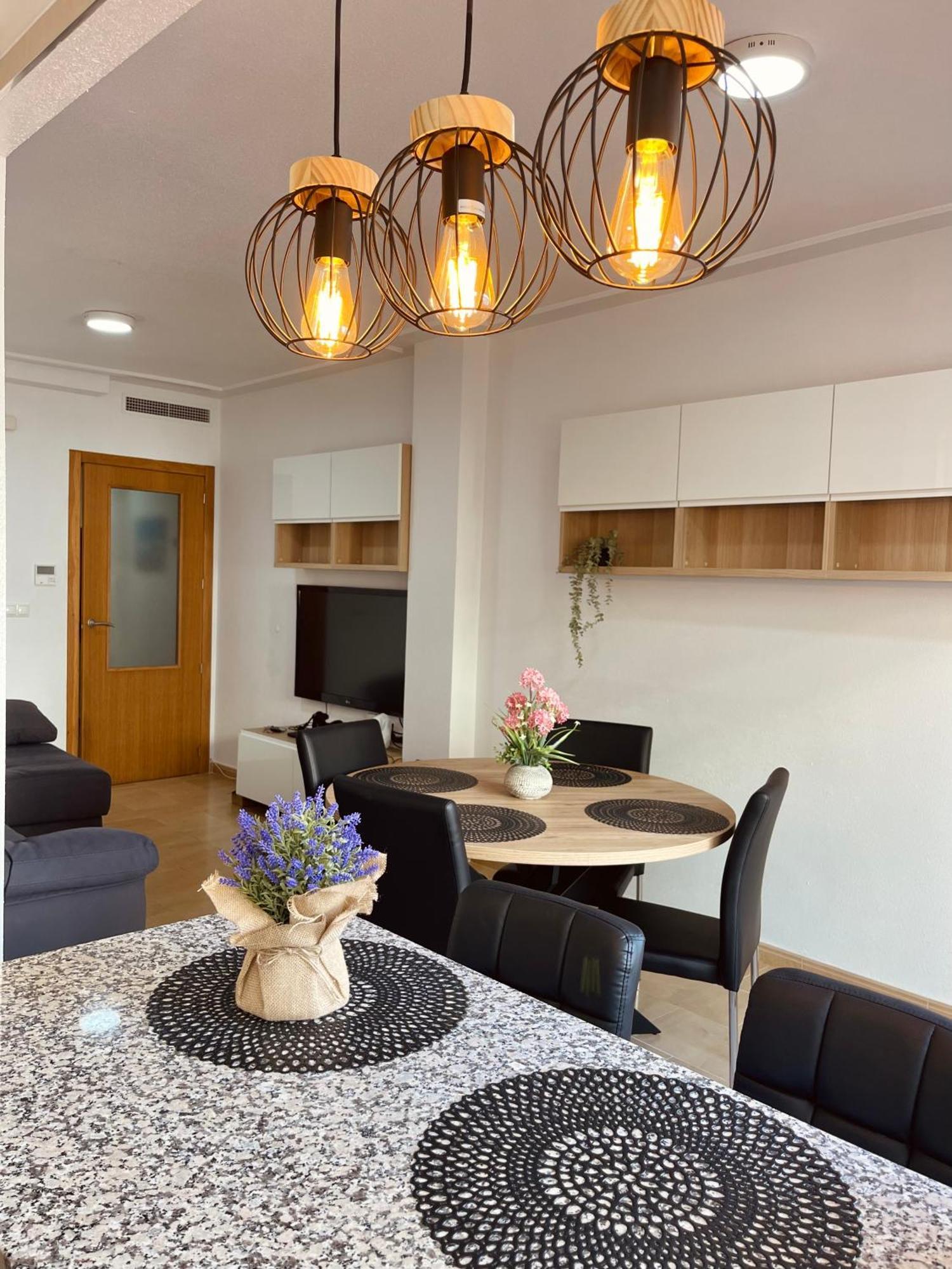 Piso Muy Cerca De La Playa Con Parking Apartment *