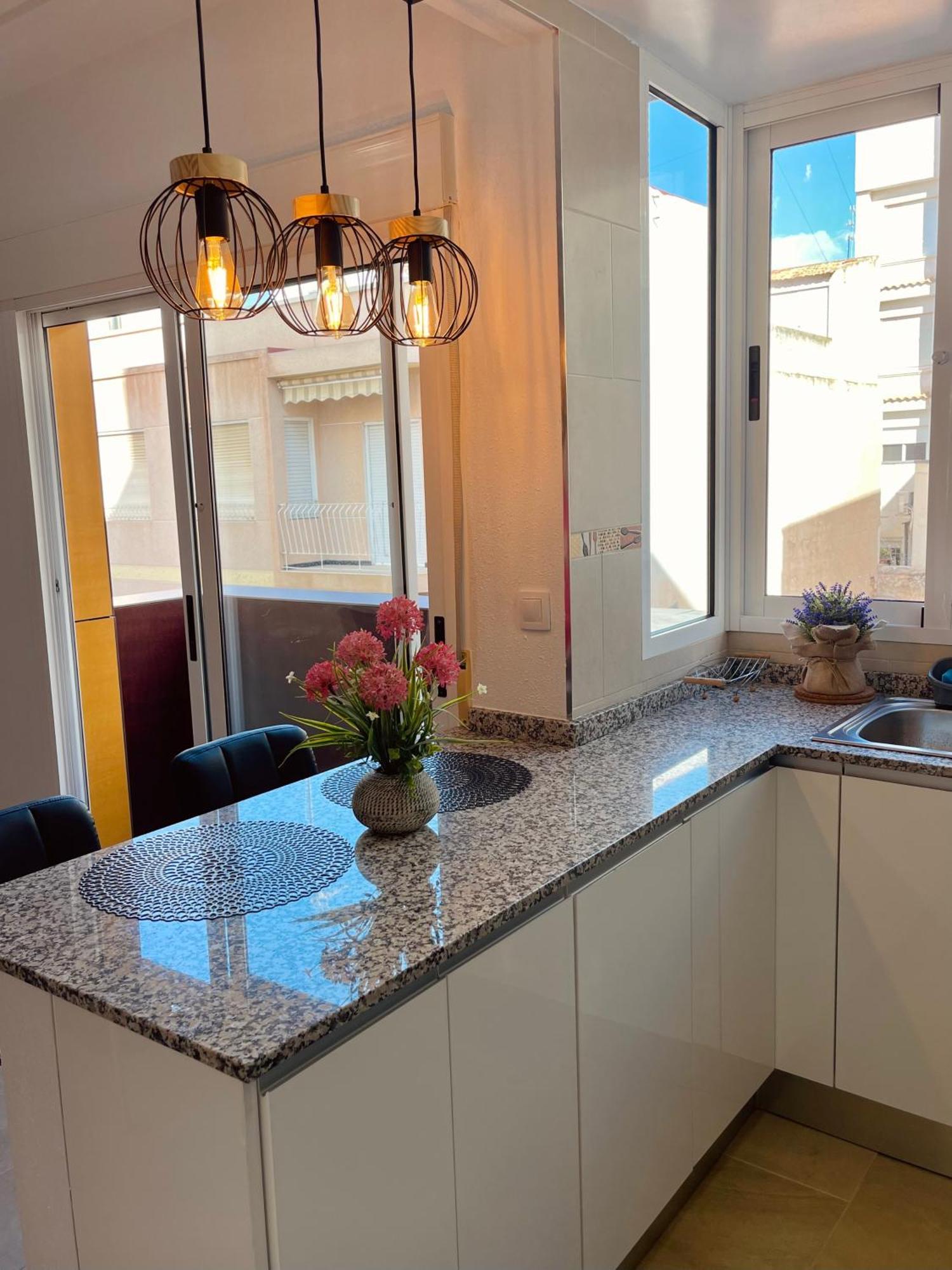 Piso Muy Cerca De La Playa Con Parking Apartment *