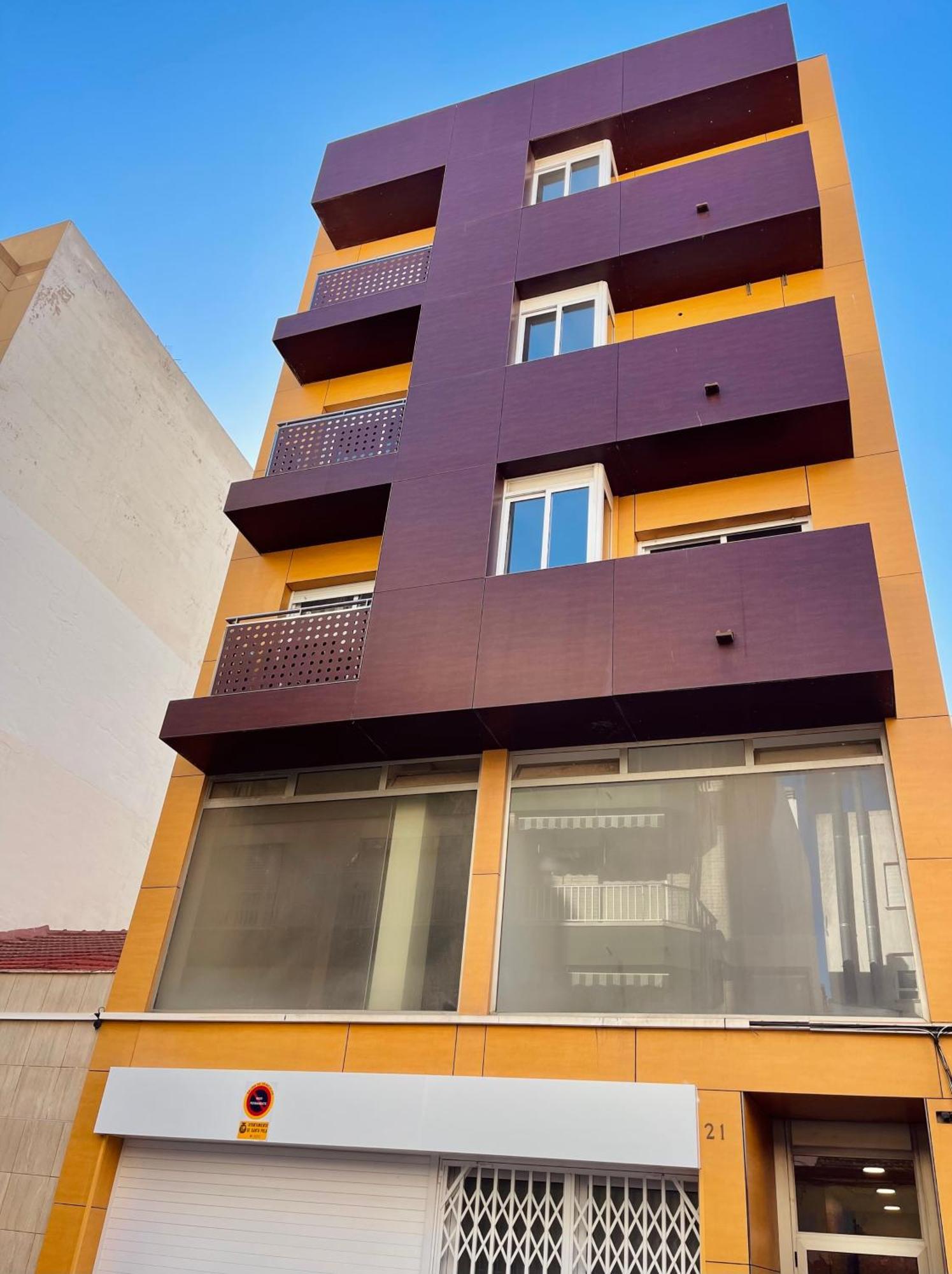 Piso Muy Cerca De La Playa Con Parking Apartment *